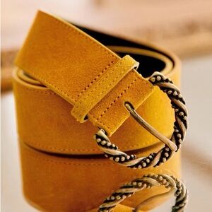 Sezane Ava belt in honey
